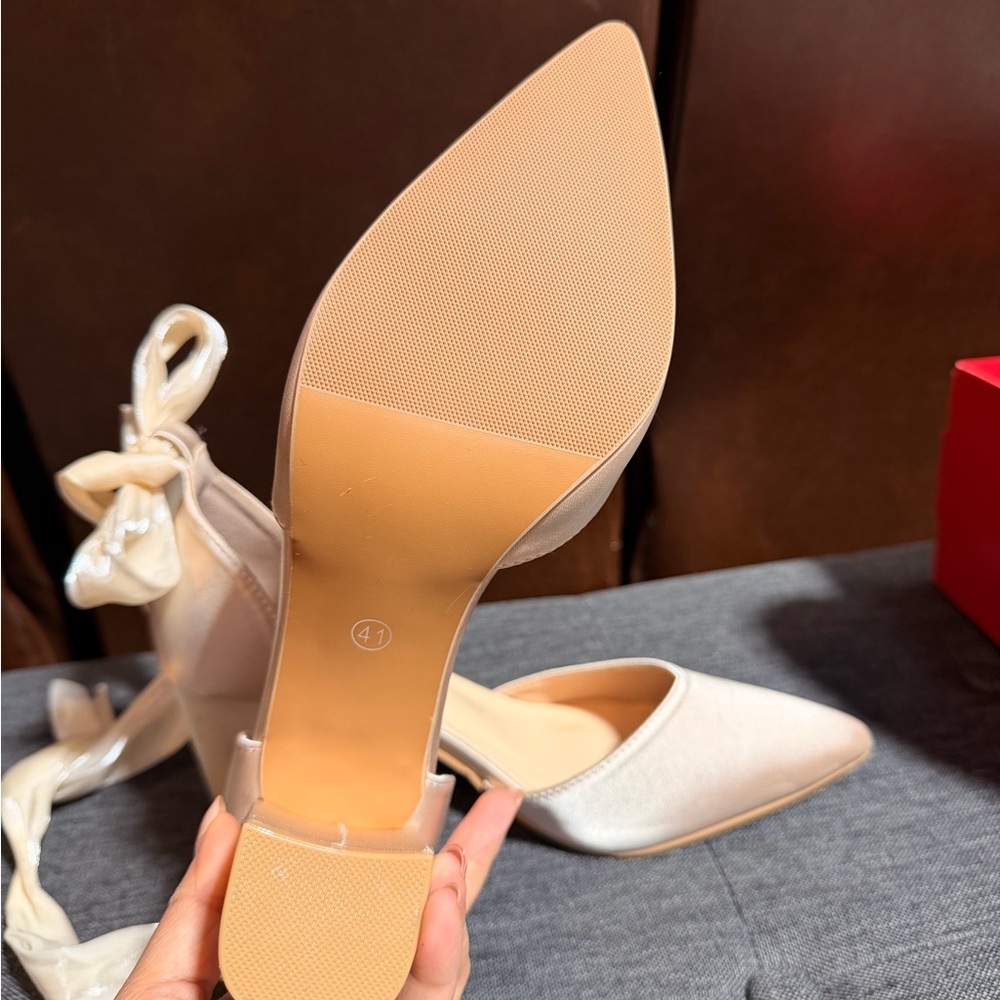 Wedding shoes Satin Ankle-Tie Pointed Toe Block Heel Pumps - Cream - Picture 9 of 11